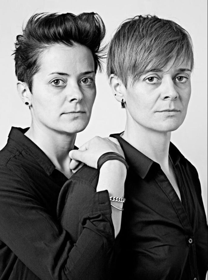 30 retratos de personas no relacionadas por sangre, pero muy similares entre sí