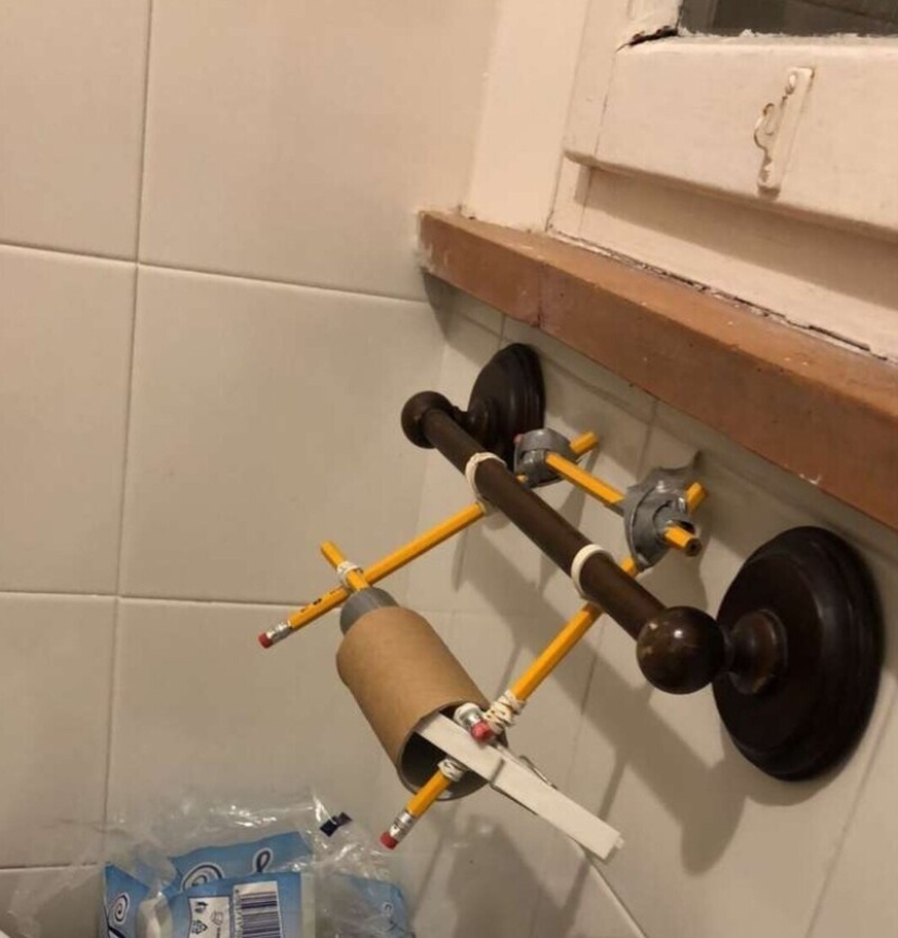 30 strange things that girls found in men's bathrooms and toilets 30 strange things that girls found in men's bathrooms and toilets