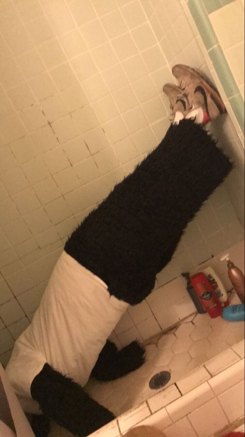 30 strange things that girls found in men's bathrooms and toilets 30 strange things that girls found in men's bathrooms and toilets