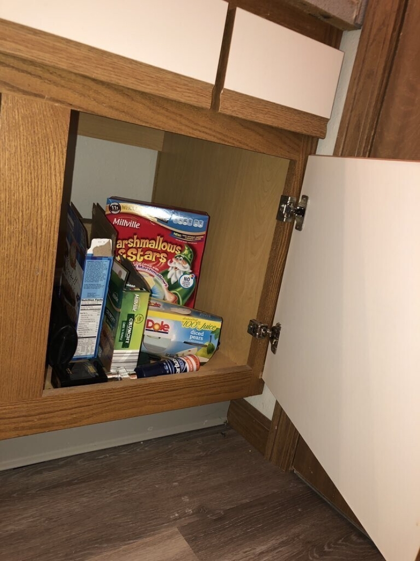 30 strange things that girls found in men's bathrooms and toilets 30 strange things that girls found in men's bathrooms and toilets