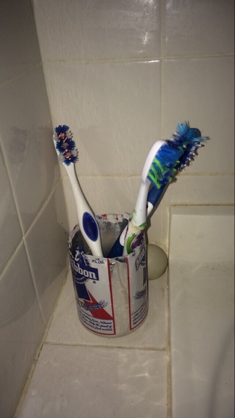 30 strange things that girls found in men's bathrooms and toilets 30 strange things that girls found in men's bathrooms and toilets