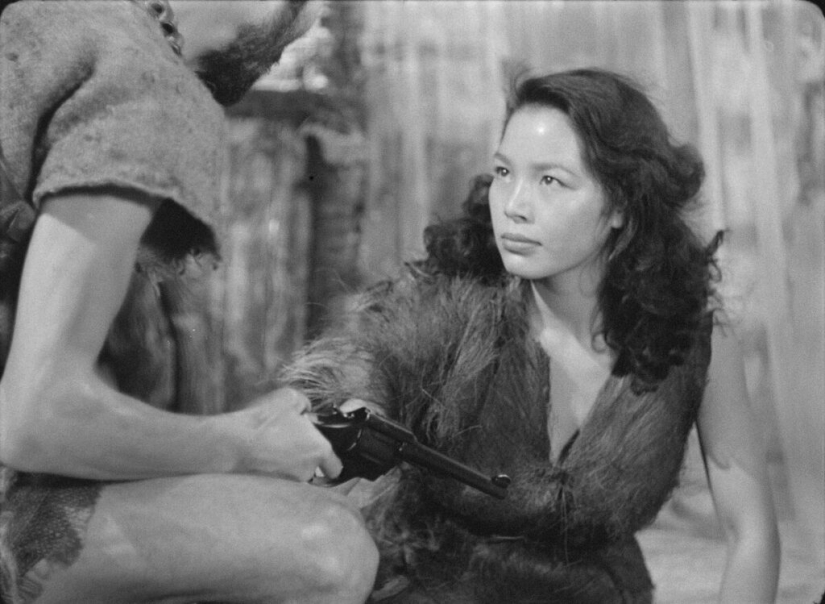 32 hombres y una mujer: La impactante verdad de la isla de Anatahan 32 hombres y una mujer: La impactante verdad de la isla de Anatahan