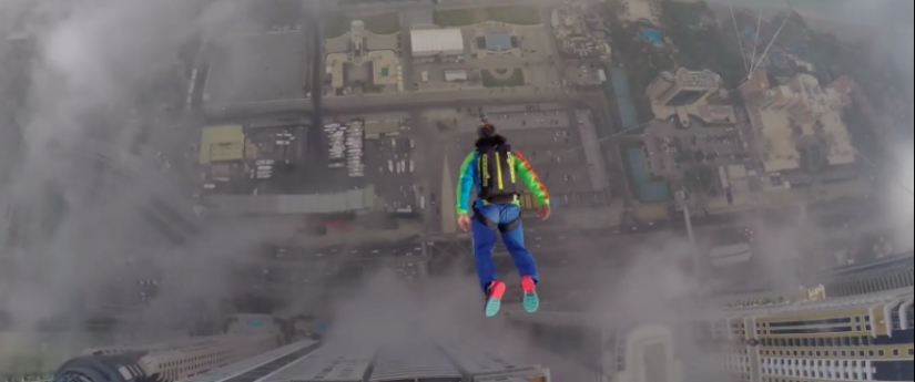 33 creepy pictures from the roof of the world