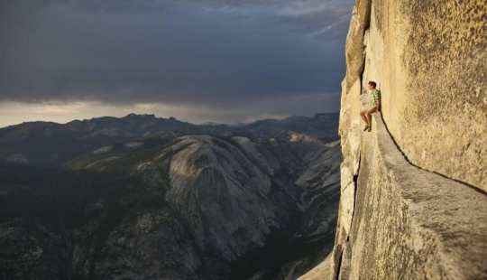 33 creepy pictures from the roof of the world