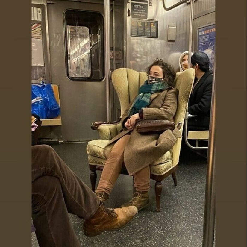 35 gorgeous things that people considered trash and put on the streets of new York 35 gorgeous things that people considered trash and put on the streets of new York