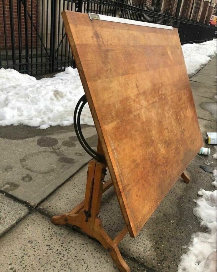 35 gorgeous things that people considered trash and put on the streets of new York 35 gorgeous things that people considered trash and put on the streets of new York