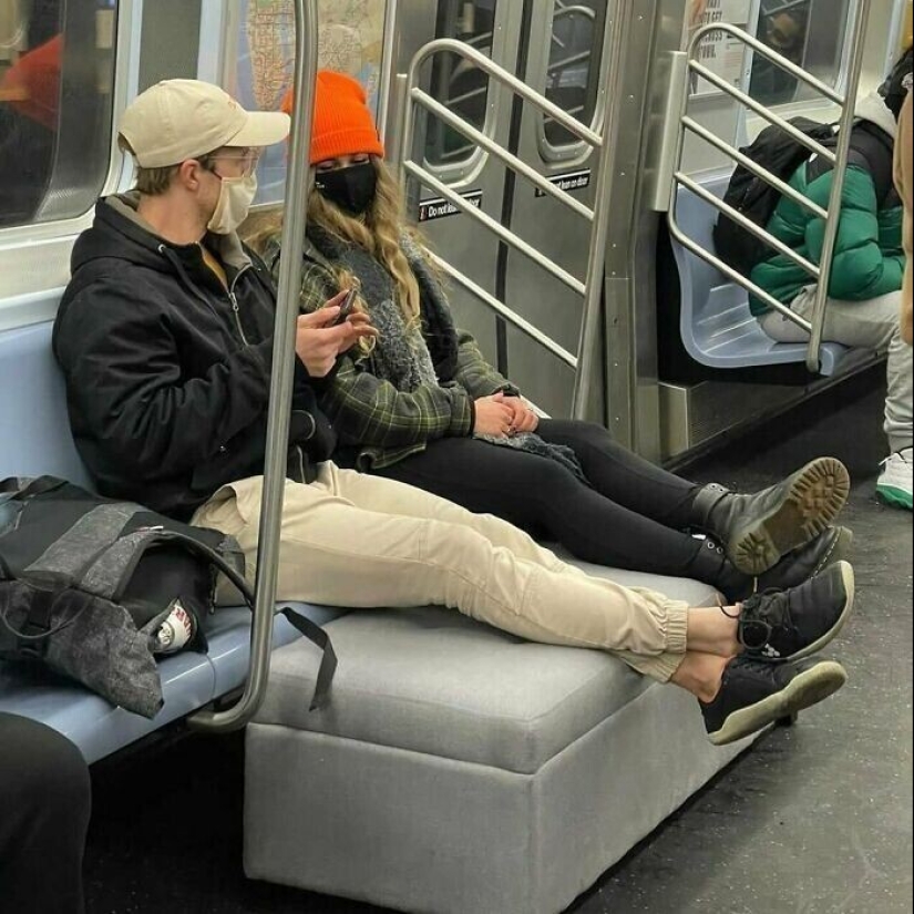 35 gorgeous things that people considered trash and put on the streets of new York 35 gorgeous things that people considered trash and put on the streets of new York