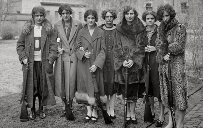 '40 Elephants': The Story of London's Most Daring and Enduring Female Gang '40 Elephants': The Story of London's Most Daring and Enduring Female Gang