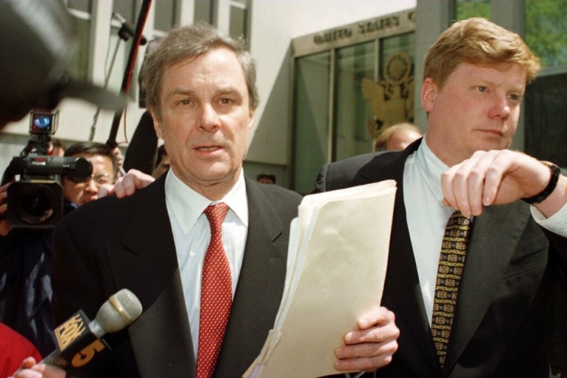 'Hell Flight': How a Wall Street banker turned a plane into a public toilet 'Hell Flight': How a Wall Street banker turned a plane into a public toilet