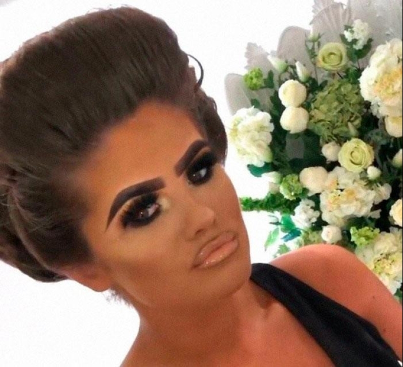 40 ejemplos hilarantes de maquillaje terrible