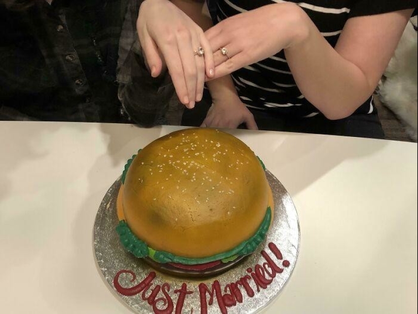 40 funny, and more often simply unsuccessful wedding cakes