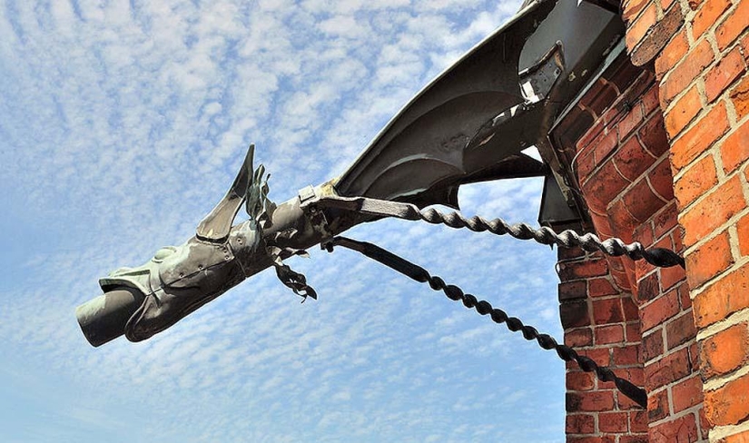 40 of the most outstanding gargoyles in the world