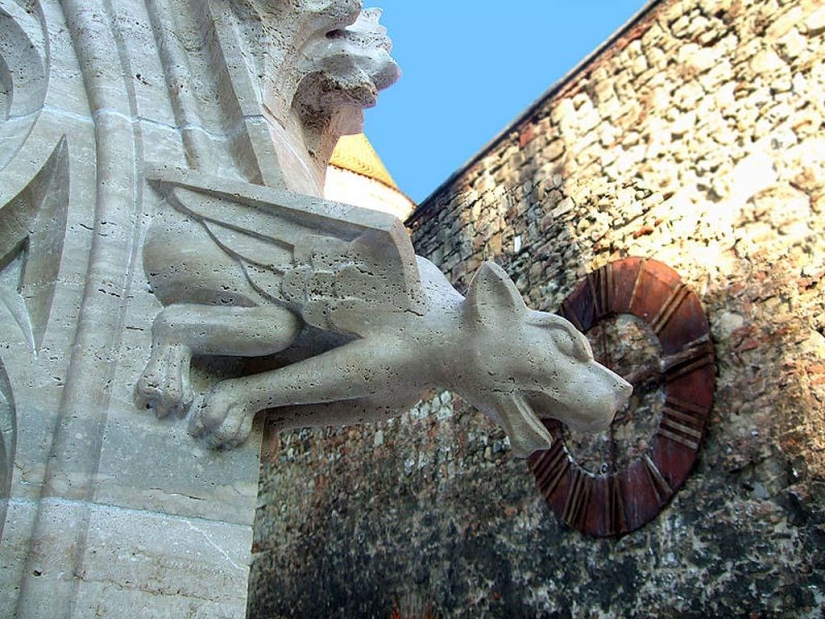 40 of the most outstanding gargoyles in the world