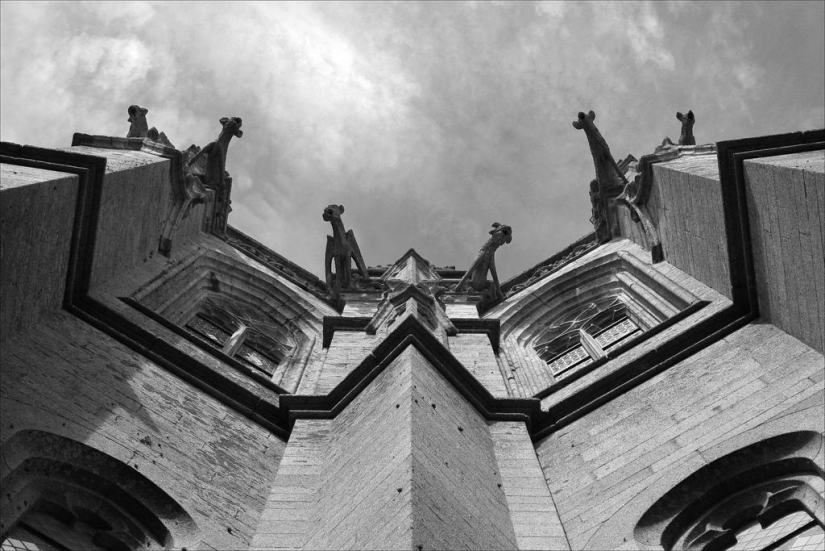 40 of the most outstanding gargoyles in the world