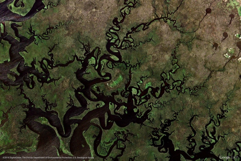 44 amazing abstract images from Google Earth