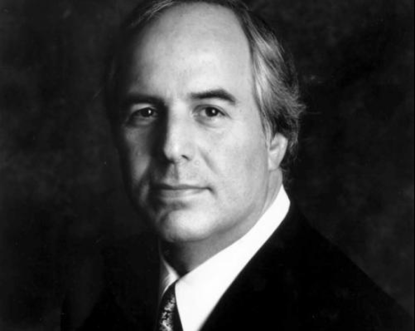 5 of the most famous con artists, whose lives made a movie 5 of the most famous con artists, whose lives made a movie