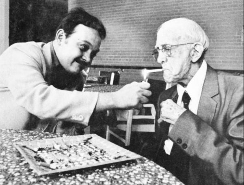 5 of the most famous con artists, whose lives made a movie 5 of the most famous con artists, whose lives made a movie