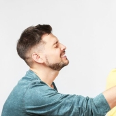 5 señales de que un hombre se ha convertido en víctima de abuso financiero por parte de su esposa