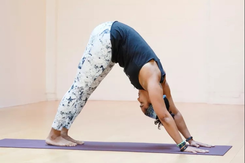 6 Beginner-Friendly Yoga Stretches to Relieve Stiff Muscles