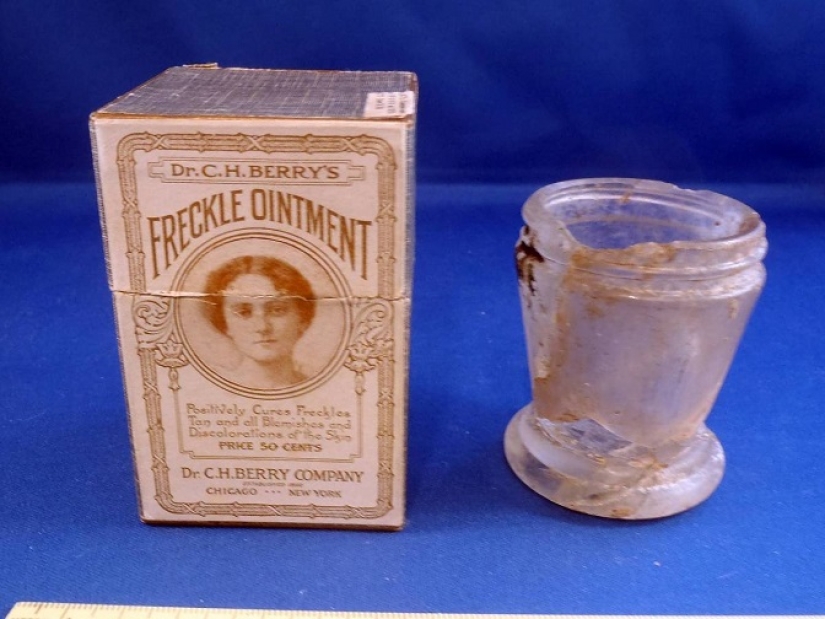 6 dangerous cosmetics of the past, from which women died painfully 6 dangerous cosmetics of the past, from which women died painfully