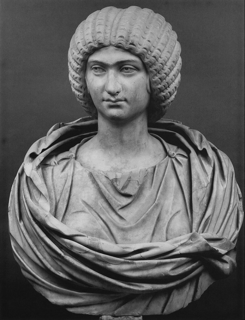 7 Biggest Sex Scandals of Ancient Rome 7 Biggest Sex Scandals of Ancient Rome