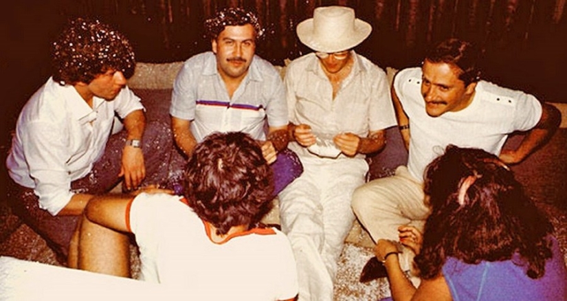7 facts about cocaine king Pablo Escobar. His money could feed the whole world!