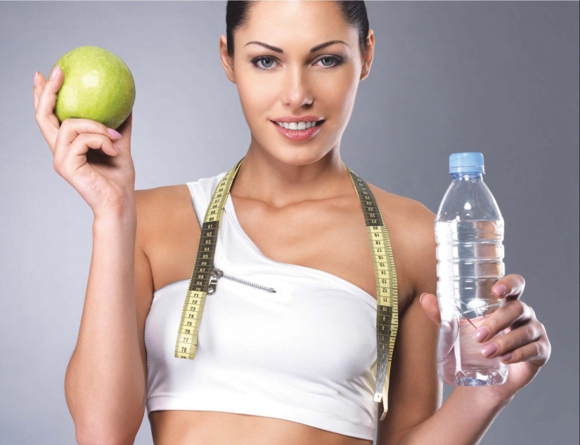 8 female Habits that attract Men