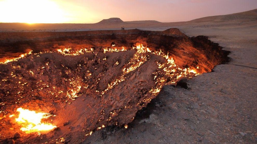 8 most impressive holes in the Earth's surface 8 most impressive holes in the Earth's surface