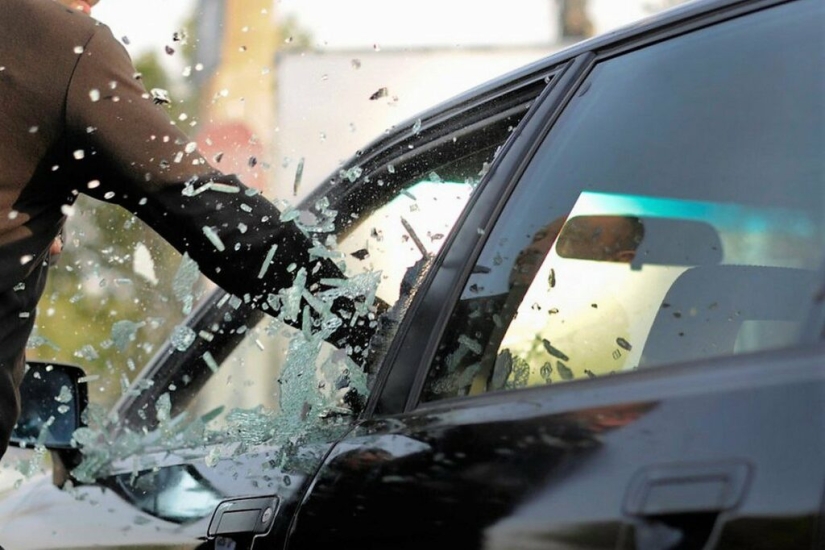 8 of the most overused movie cliches about cars