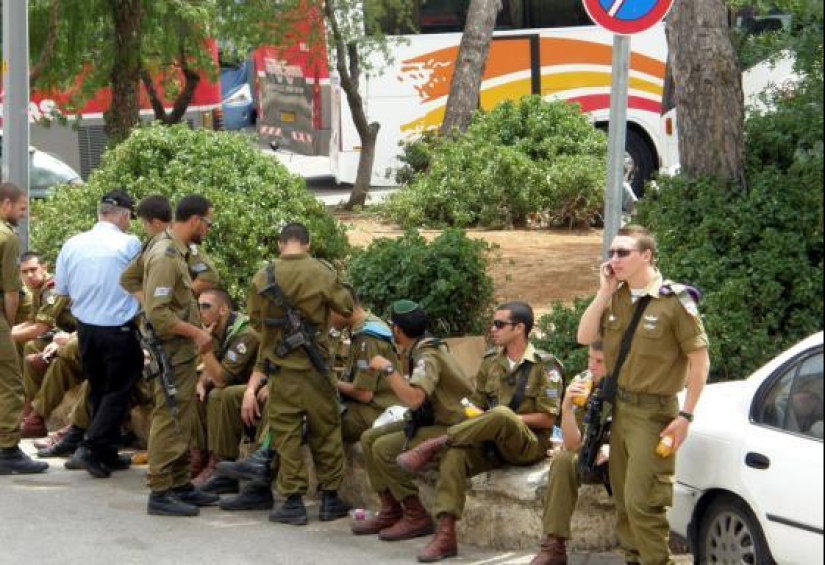 8 things strictly forbidden to IDF soldiers 8 things strictly forbidden to IDF soldiers