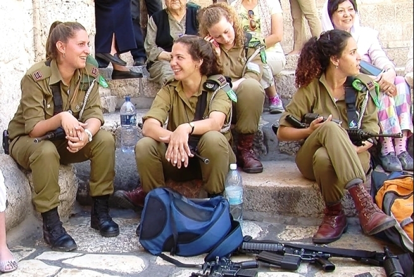 8 things strictly forbidden to IDF soldiers 8 things strictly forbidden to IDF soldiers