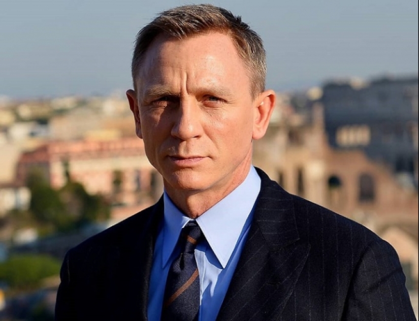 9 estrellas del espectáculo, que nunca sonrisa de Victoria Beckham a Keanu Reeves