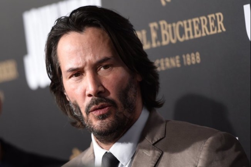 9 estrellas del espectáculo, que nunca sonrisa de Victoria Beckham a Keanu Reeves