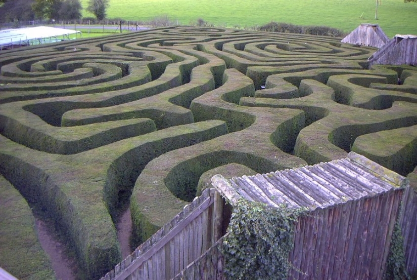 9 most unusual hedge mazes in the world that you need to walk through at least once in your life