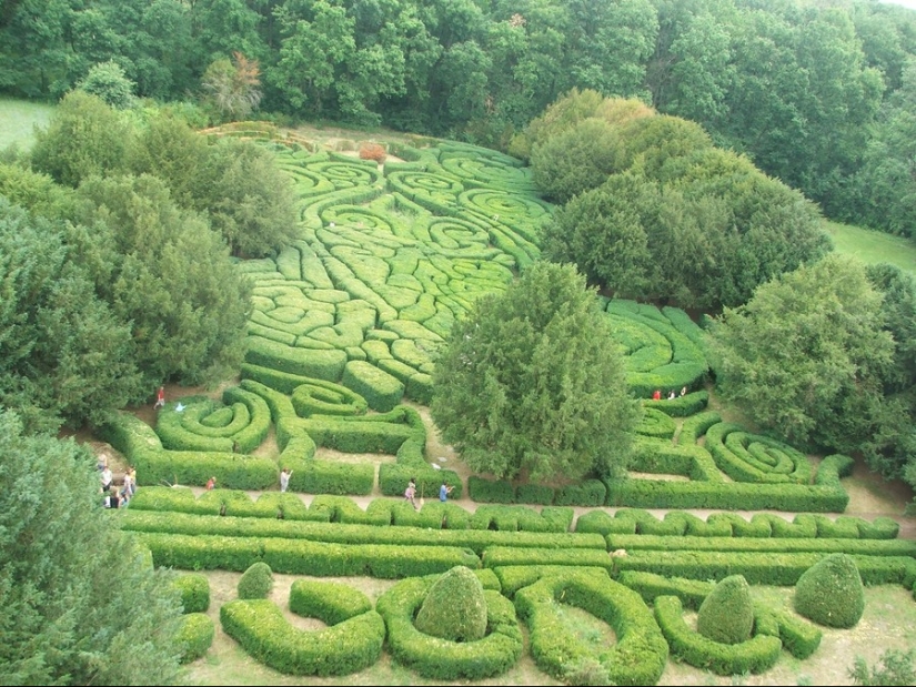 9 most unusual hedge mazes in the world that you need to walk through at least once in your life