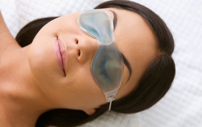 9 Proven Ways to Get Rid of bags under your Eyes 9 Proven Ways to Get Rid of bags under your Eyes