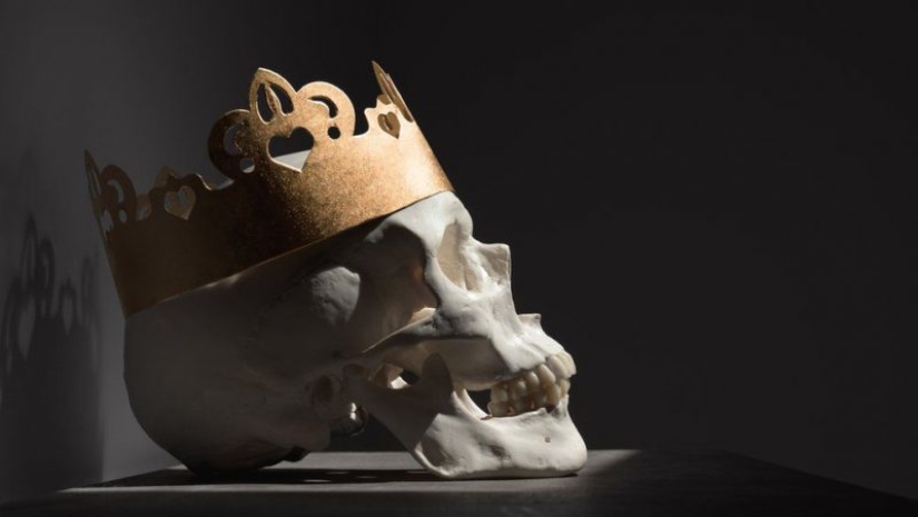 A dwarf's ass, a door jamb and other ridiculous reasons why kings died A dwarf's ass, a door jamb and other ridiculous reasons why kings died