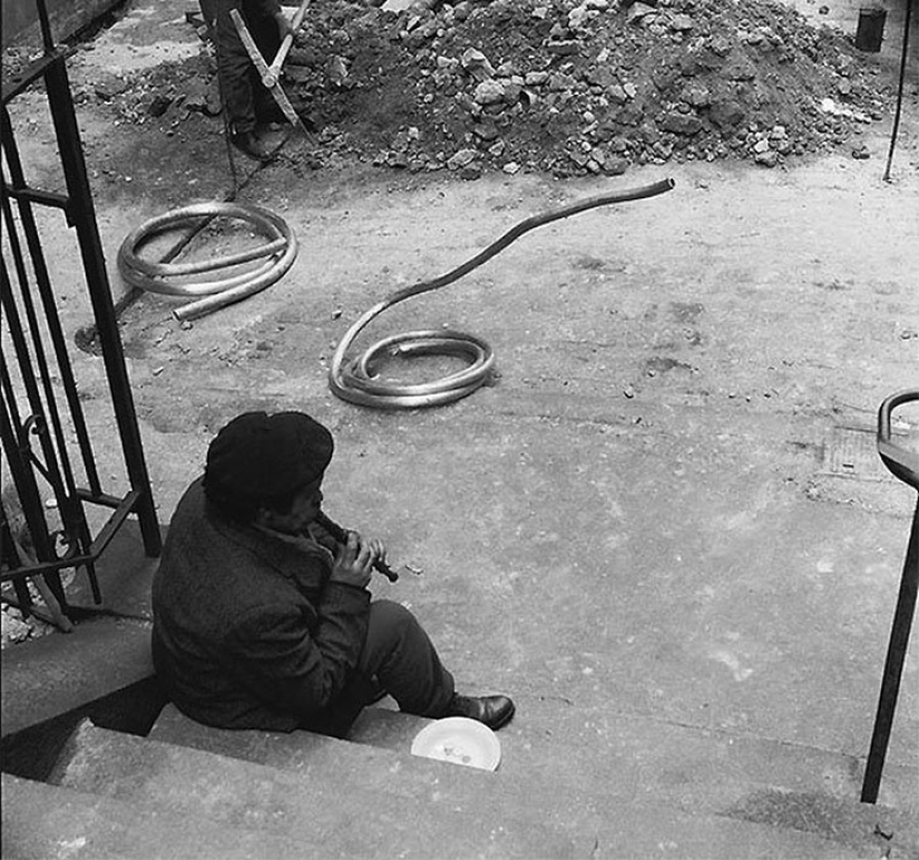 A French sitcom by Rene Maltet A French sitcom by Rene Maltet