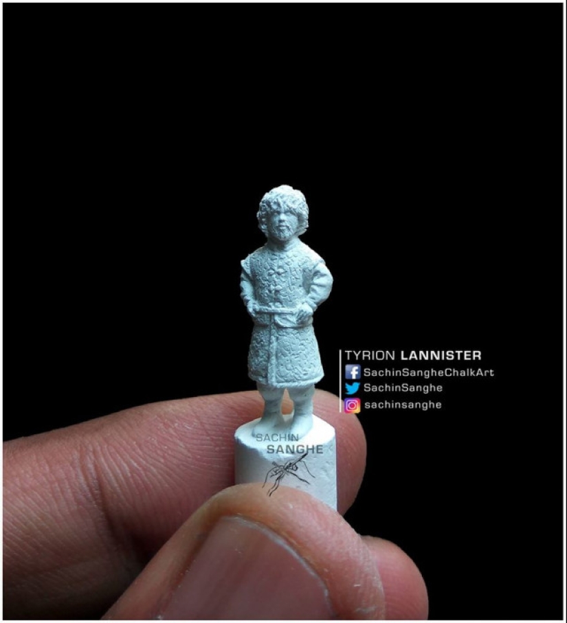 A guy from India carves incredible tiny sculptures out of small crayons A guy from India carves incredible tiny sculptures out of small crayons