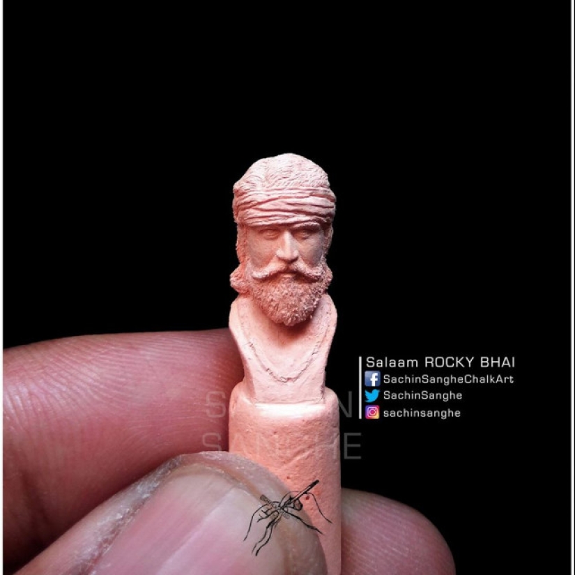 A guy from India carves incredible tiny sculptures out of small crayons A guy from India carves incredible tiny sculptures out of small crayons