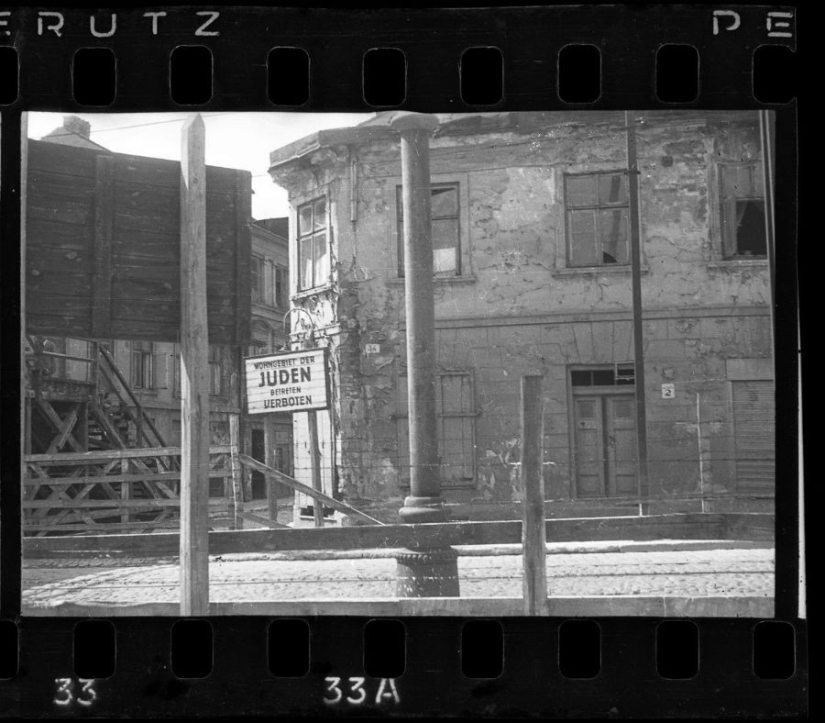 A Jewish photographer captured life in the ghetto in occupied Poland at his own risk.