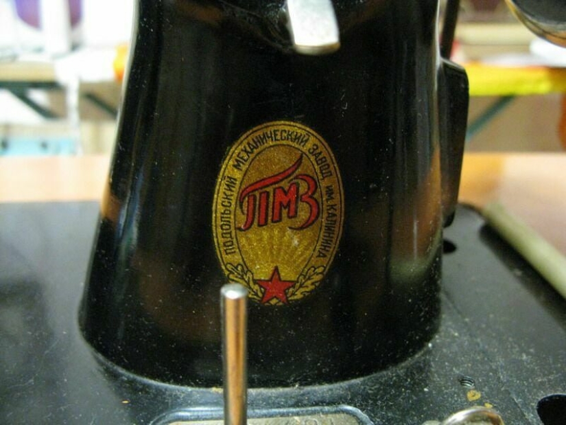 A la caza de máquinas de coser, o por qué los anticuarios necesitan el "Cantante"de la abuela