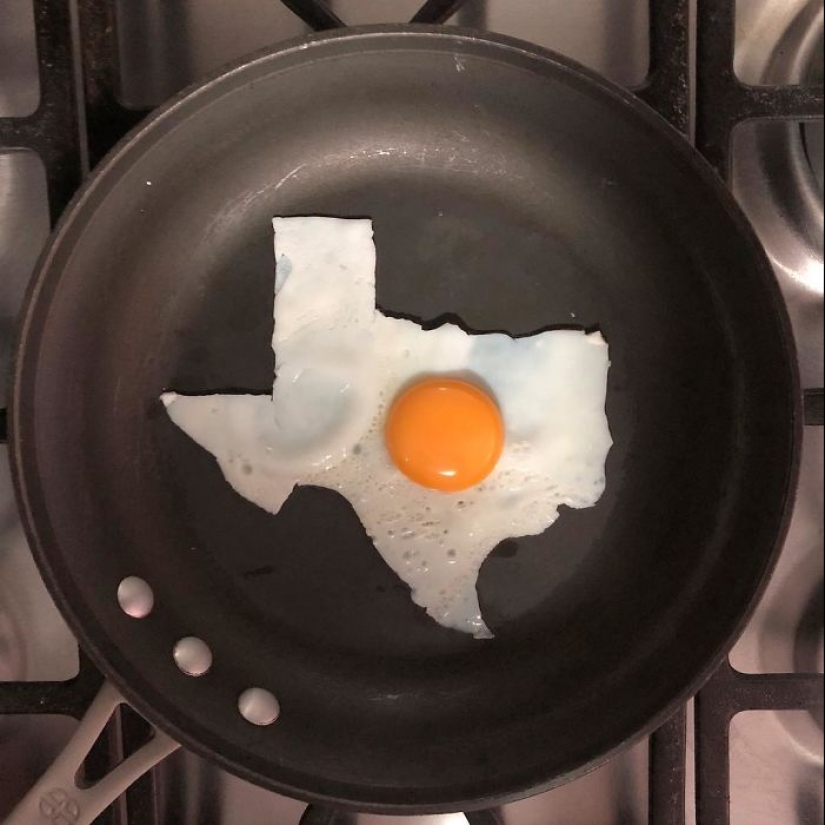 A Mexican woman creates works of art from banal fried eggs A Mexican woman creates works of art from banal fried eggs