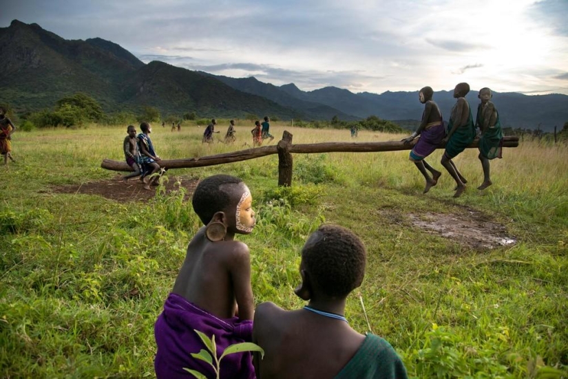 A series of photos of the legendary Steve McCurry "The Power of the game"