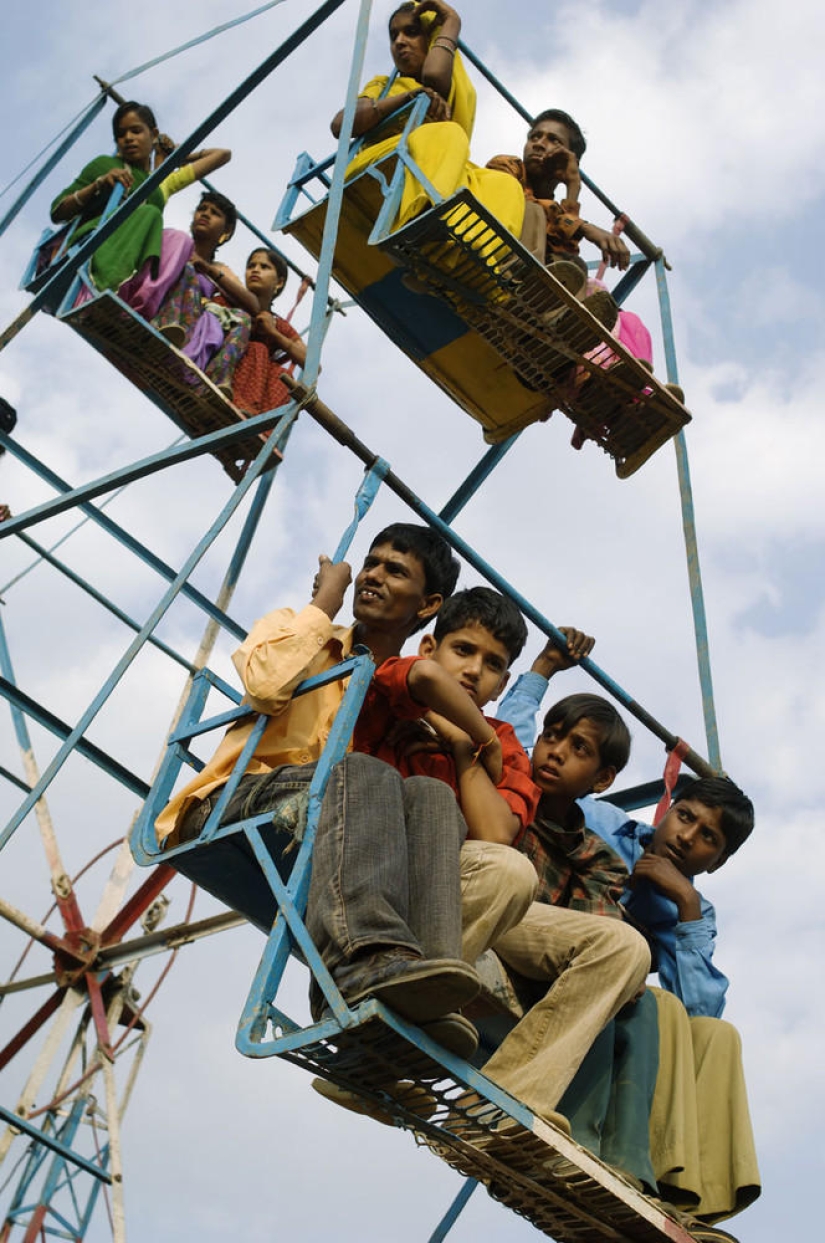A series of photos of the legendary Steve McCurry "The Power of the game"