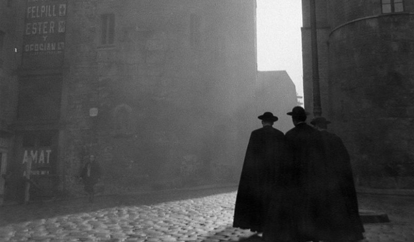 A tourist bought an envelope at a flea market, where he found negatives from an unknown genius A tourist bought an envelope at a flea market, where he found negatives from an unknown genius