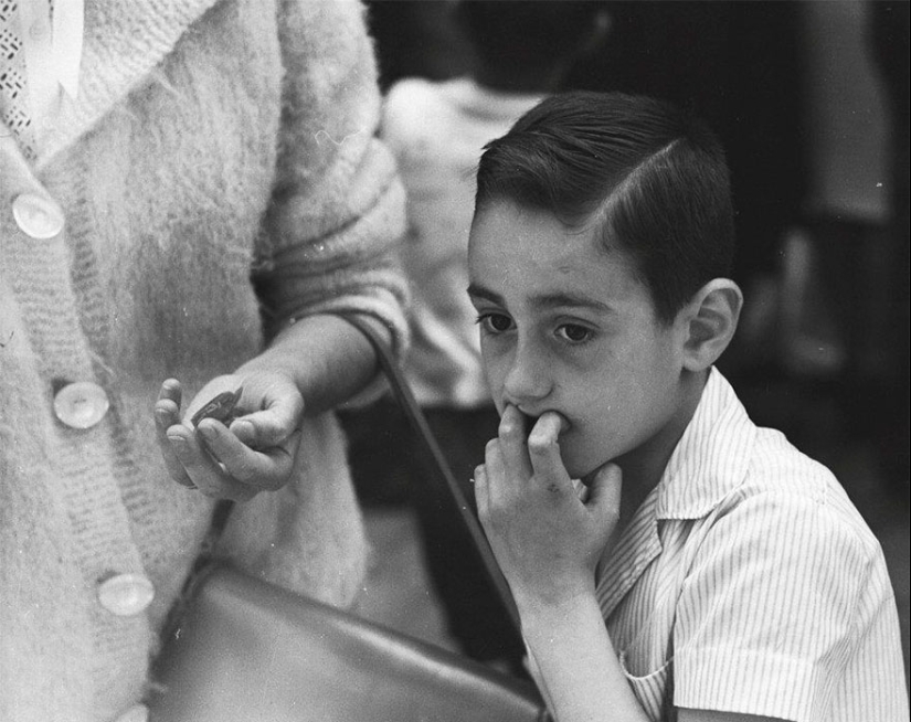 A tourist bought an envelope at a flea market, where he found negatives from an unknown genius A tourist bought an envelope at a flea market, where he found negatives from an unknown genius