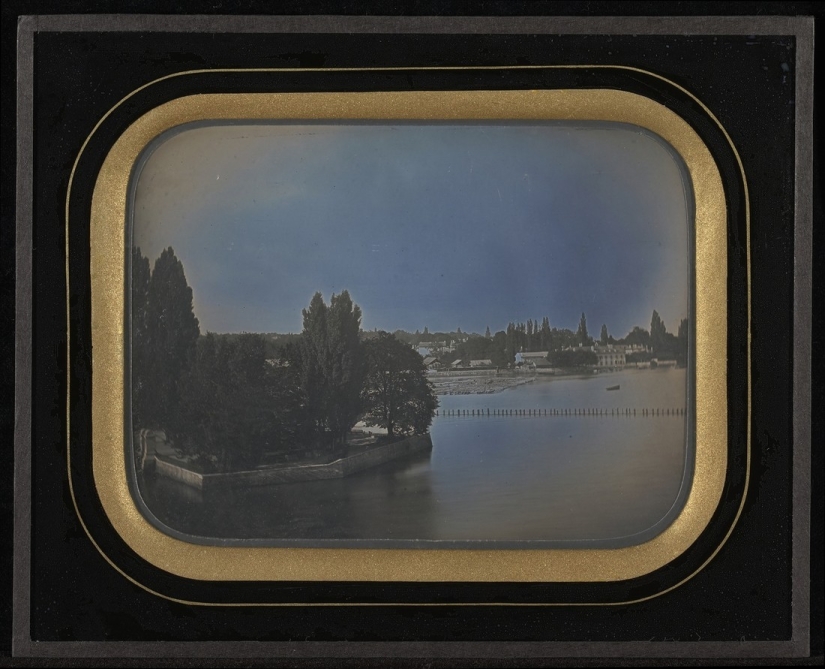 A window to the past: the first 30 photographs taken in 1839, John Herschel