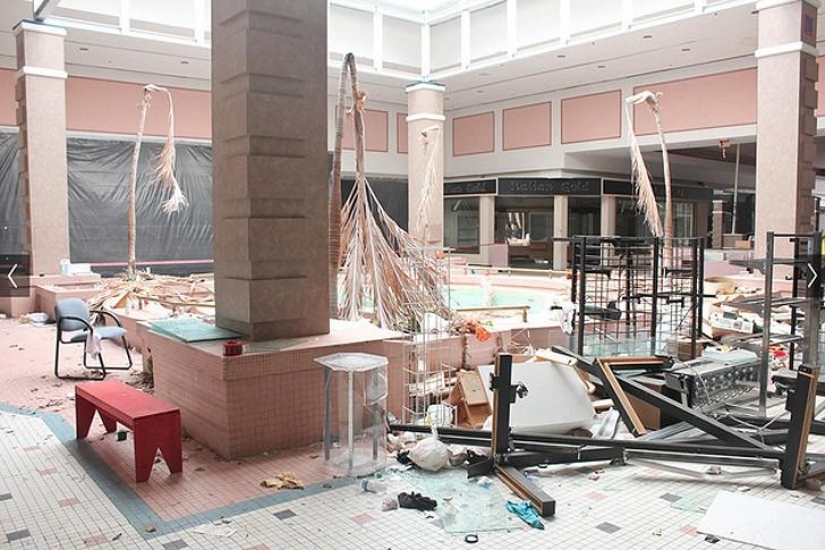 Abandoned Megamalls in the USA. The Decline of Capitalism