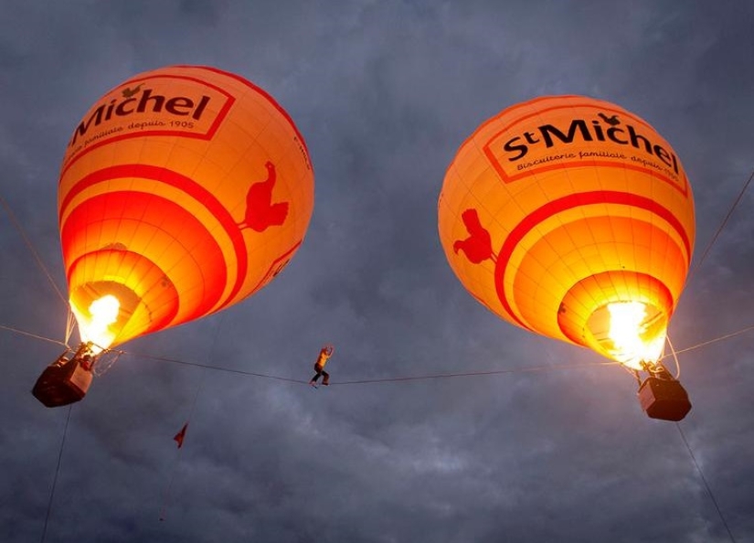 Adrenaline junkies: powerful emotions at the risk of their lives